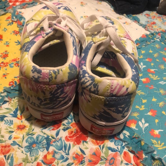 Vans - Picture 3 of 5